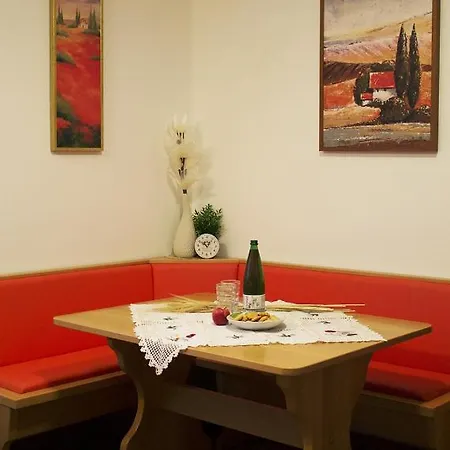 Apartma Pegaz *